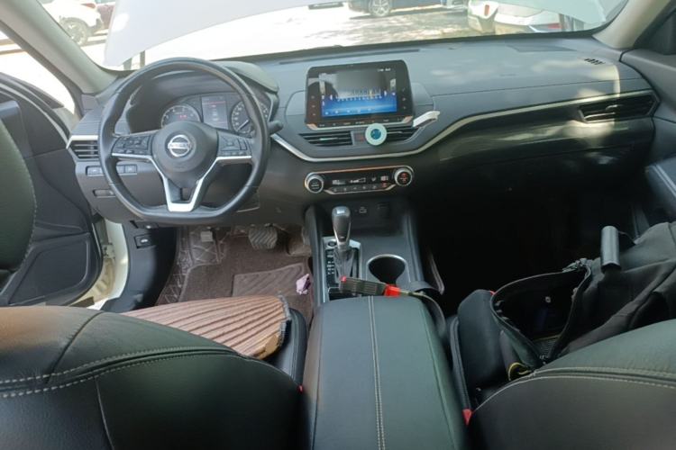 Used Nissan Teana 2020 2.0L XL Comfort Edition Center Console