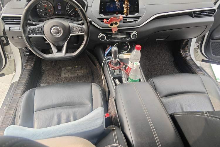 Used Nissan Teana 2020 2.0L XL Comfort Edition Center Console