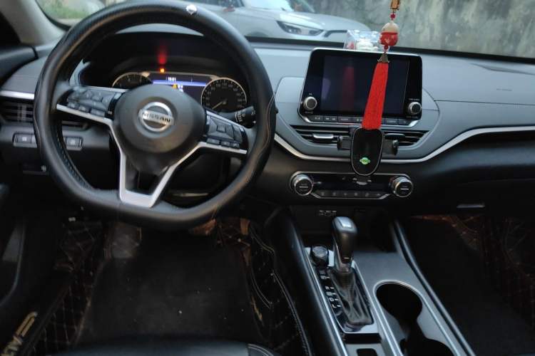 Used Nissan Teana 2020 Revised Version 2.0L XL Upper Smart Drive Edition Center Console