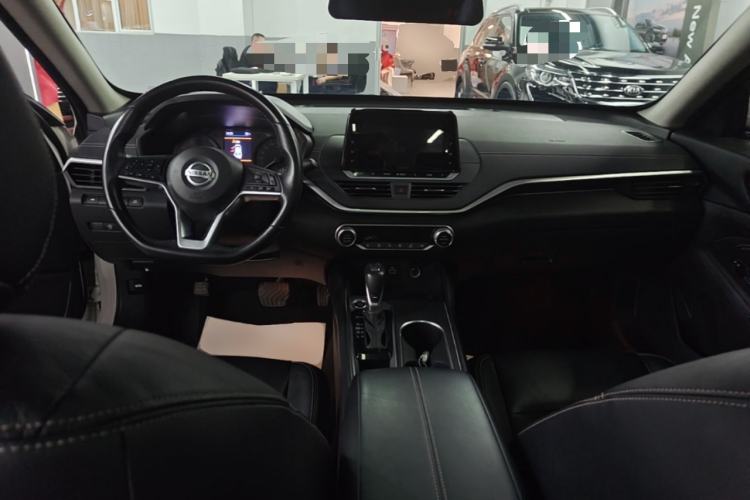 Used Nissan Teana 2020 2.0L XL Comfort Edition Center Console