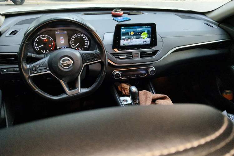 Used Nissan Teana 2020 2.0L XL Comfort Edition Center Console