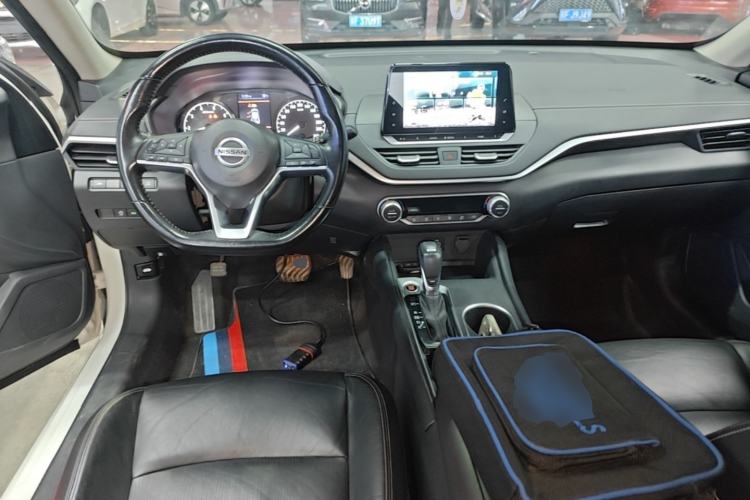 Used Nissan Teana 2020 2.0L XL Comfort Edition Center Console
