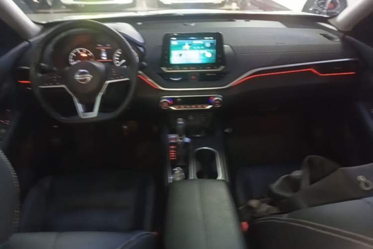 Used Nissan Teana 2020 2.0L XL Comfort Edition Center Console