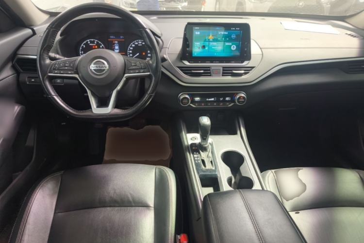 Used Nissan Teana 2020 Revised Version 2.0L XL Comfort Edition Center Console