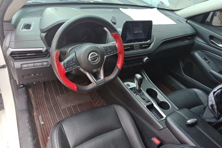 Used Nissan Teana 2020 2.0L XL Comfort Edition Center Console