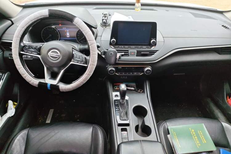 Used Nissan Teana 2020 2.0L XL Upper SmartDrive Version Center Console