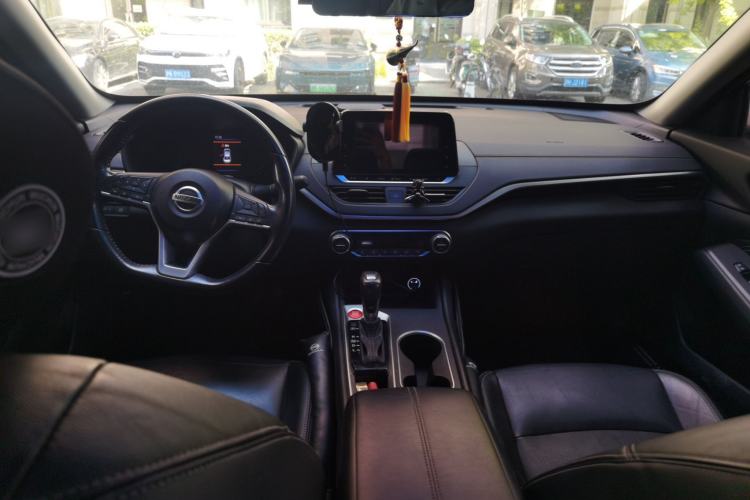 Used Nissan Teana 2020 2.0L XL Comfort Edition Center Console