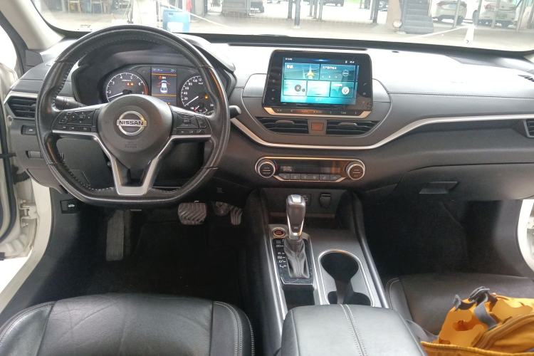 Used Nissan Teana 2020 2.0L XL Comfort Edition Center Console