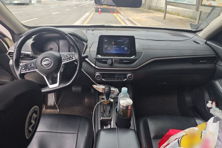 Used Nissan Teana 2020 Revised Version 2.0L XL Comfort Edition Center Console