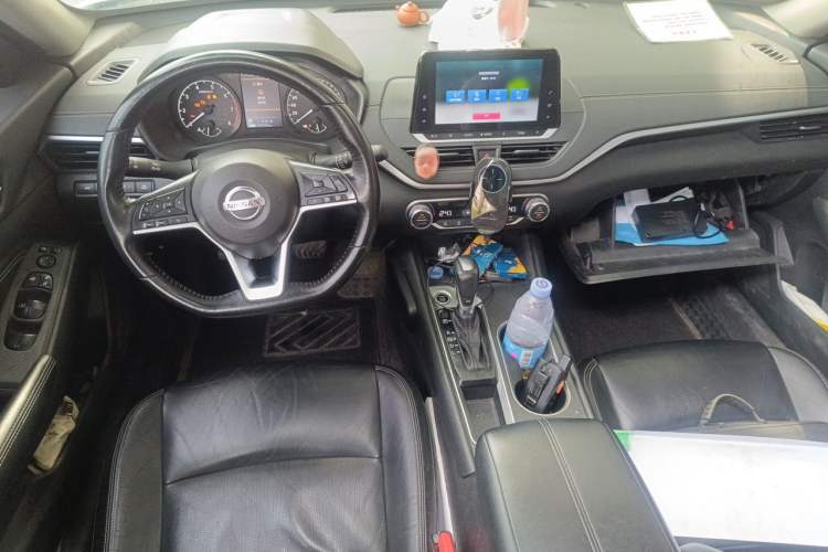 Used Nissan Teana 2020 2.0L XL Comfort Edition Center Console