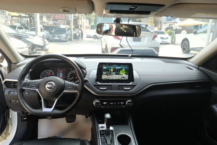 Used Nissan Teana 2020 2.0L XL Comfort Edition Center Console