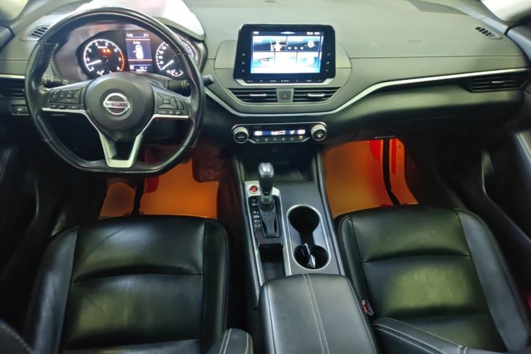 Used Nissan Teana 2020 2.0L XL Comfort Edition Center Console