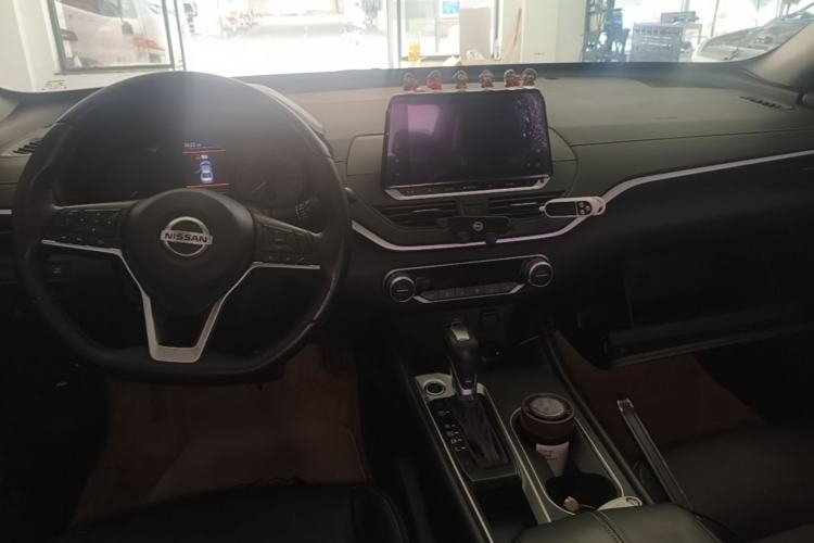 Used Nissan Teana 2020 2.0L XL Comfort Edition Center Console