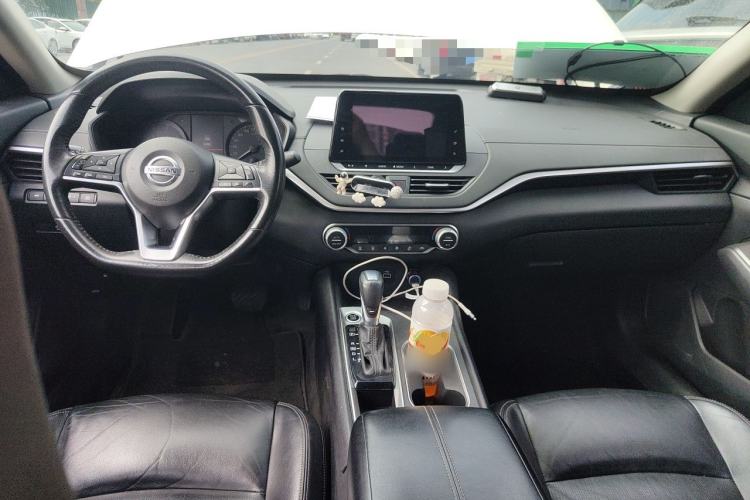 Used Nissan Teana 2020 2.0L XL Comfort Edition Center Console