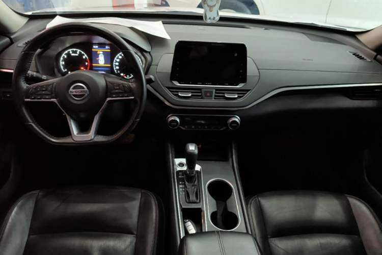 Used Nissan Teana 2020 2.0L XL Comfort Edition Center Console