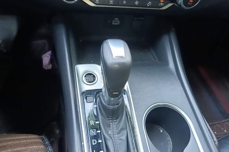 Used Nissan Teana 2020 2.0L XL Comfort Edition Gear Lever