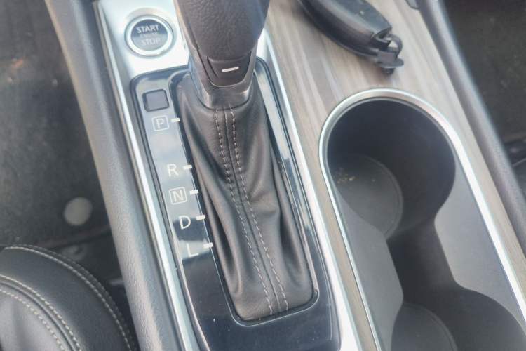 Used Nissan Teana 2020 Revised Version 2.0L XL Comfort Edition Gear Lever