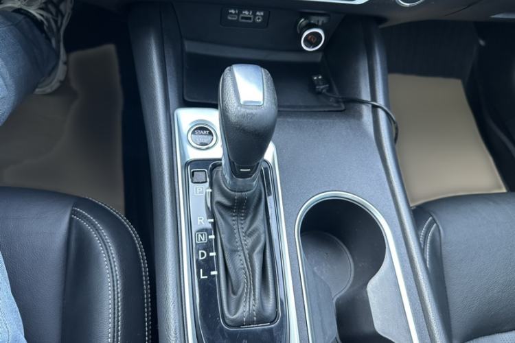 Used Nissan Teana 2020 Revised Version 2.0T XL Upper AD1 Smart Navigation Edition Gear Lever