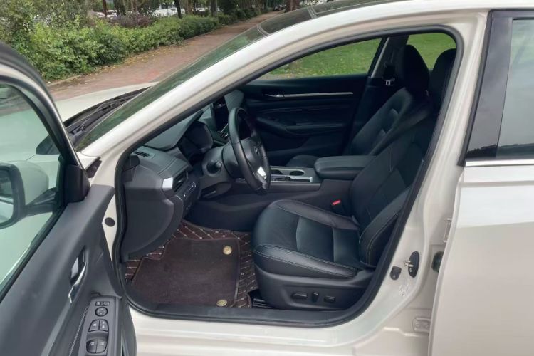 Used Nissan Teana 2020 2.0L XL Comfort Edition Interior 4