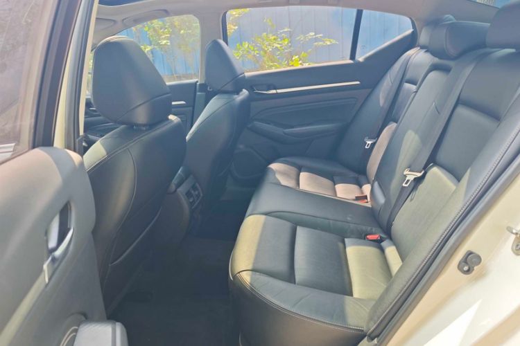 Used Nissan Teana 2020 2.0L XL Comfort Edition Interior 9