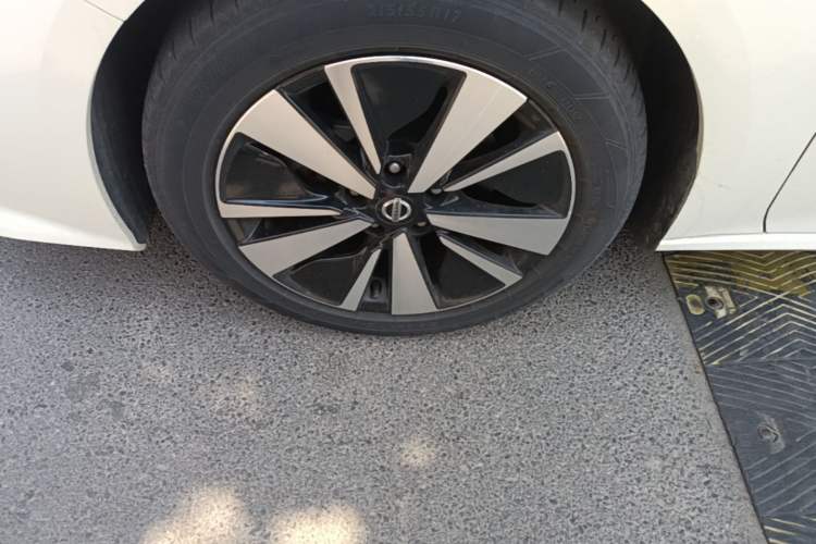 Used Nissan Teana 2020 2.0L XL Comfort Edition Left Front Wheel Hub