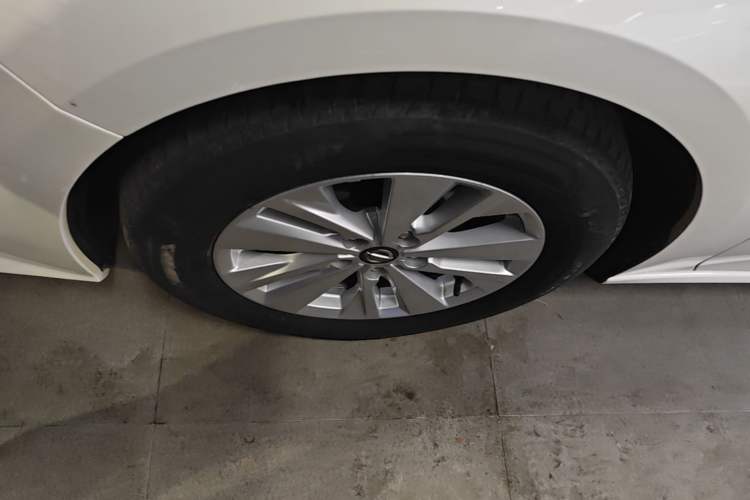 Used Nissan Teana 2020 2.0L XL Comfort Edition Left Front Wheel Hub