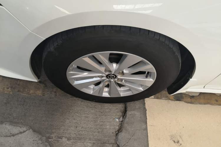 Used Nissan Teana 2020 Revised Version 2.0L XL Comfort Edition Left Front Wheel Hub