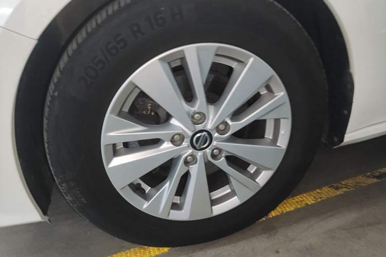 Used Nissan Teana 2020 2.0L XL Comfort Edition Left Front Wheel Hub