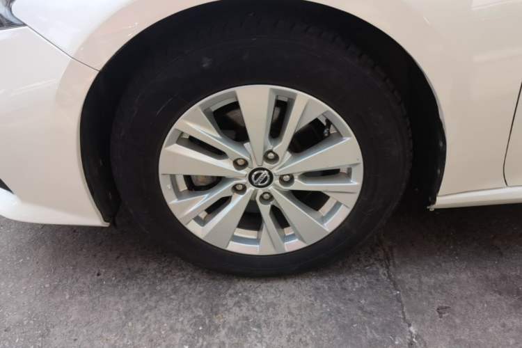 Used Nissan Teana 2020 2.0L XL Comfort Edition Left Front Wheel Hub