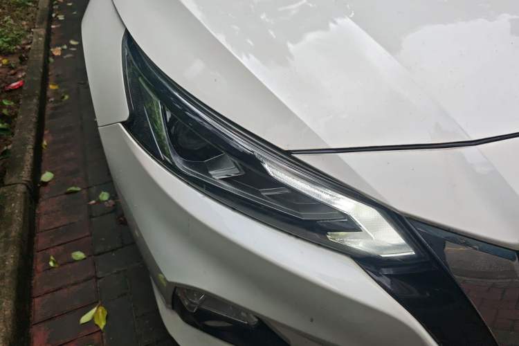 Used Nissan Teana 2020 Revised Version 2.0L XL Comfort Edition Right Front Headlight