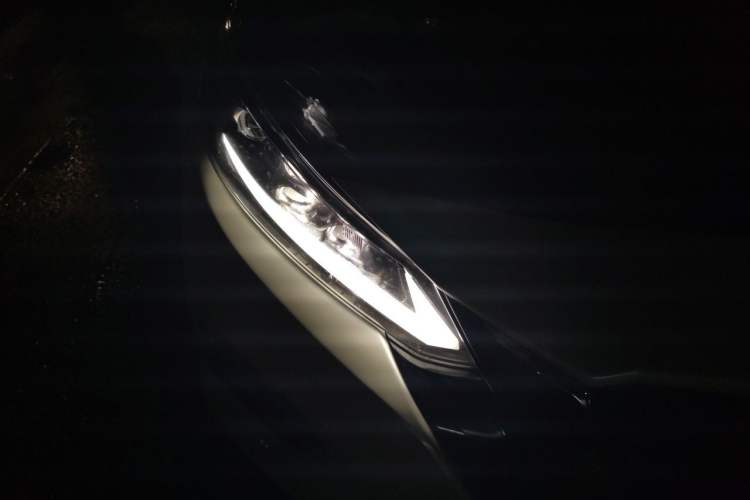 Used Nissan Teana 2020 Revised Version 2.0L XL Comfort Edition Right Front Headlight