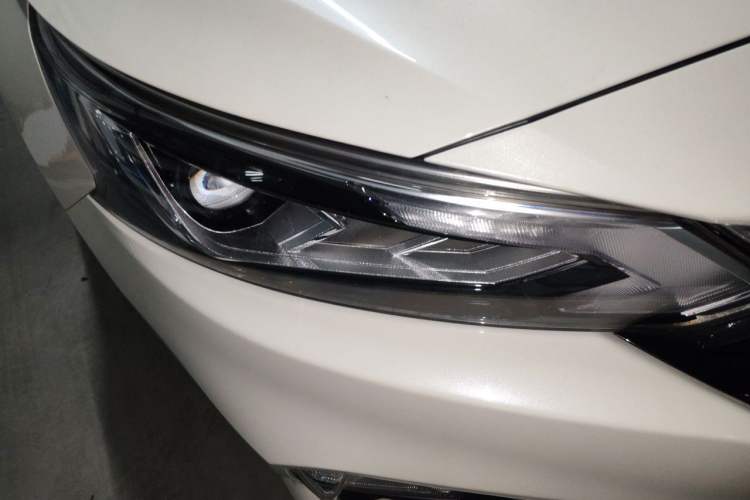 Used Nissan Teana 2020 Revised Version 2.0L XL Upper Smart Drive Edition Right Front Headlight