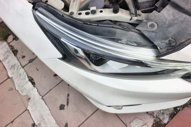 Used Nissan Teana 2020 2.0L XL Upper SmartDrive Version Right Front Headlight