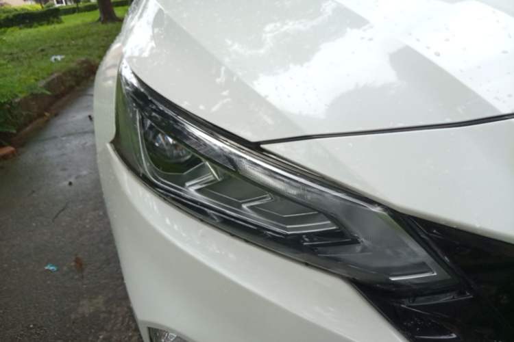 Used Nissan Teana 2020 Revised Version 2.0L XL Comfort Edition Right Front Headlight