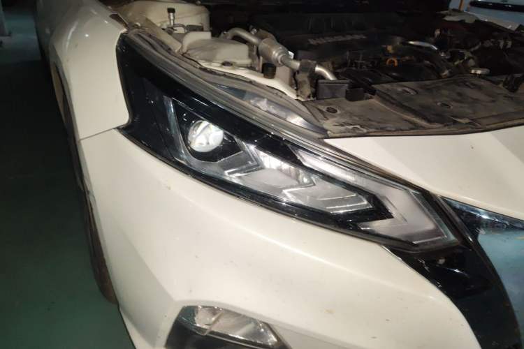 Used Nissan Teana 2020 2.0L XL Upper SmartDrive Version Right Front Headlight