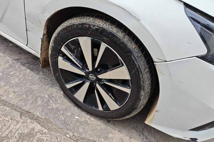 Used Nissan Teana 2020 Revised Version 2.0T XL Upper AD1 Smart Navigation Edition Right Front Wheel Hub