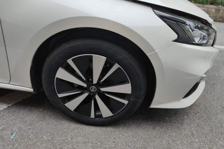 Used Nissan Teana 2020 Revised Version 2.0L XL Upper Smart Drive Edition Right Front Wheel Hub