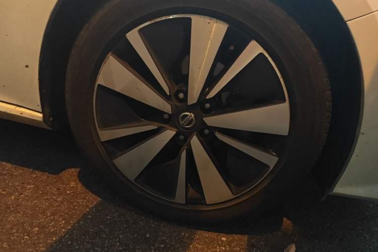 Used Nissan Teana 2020 Revised Version 2.0L XL Upper Smart Drive Edition Right Front Wheel Hub