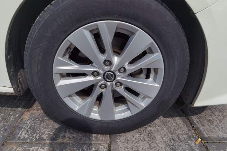 Used Nissan Teana 2020 2.0L XL Comfort Edition Right Front Wheel Hub