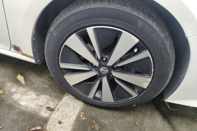 Used Nissan Teana 2020 Revised Version 2.0L XL Upper Smart Drive Edition Right Front Wheel Hub