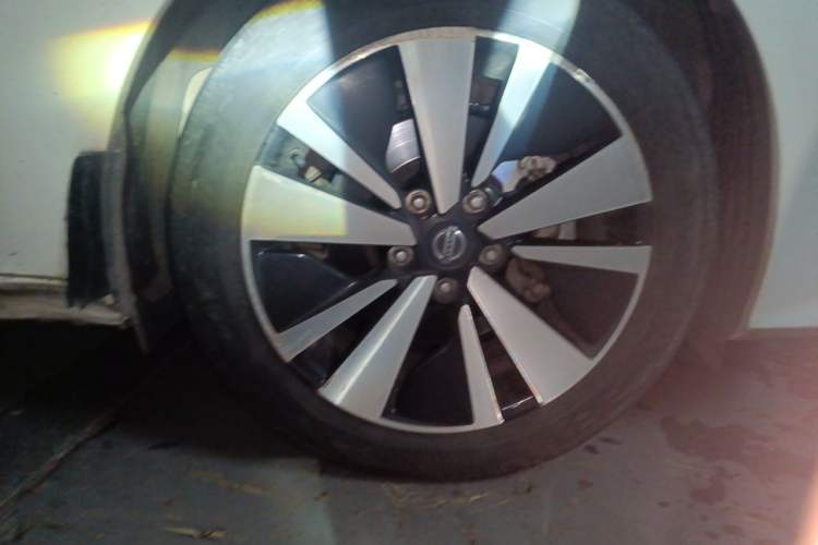 Used Nissan Teana 2020 Revised Version 2.0T XL Smart Leading Edition Right Front Wheel Hub