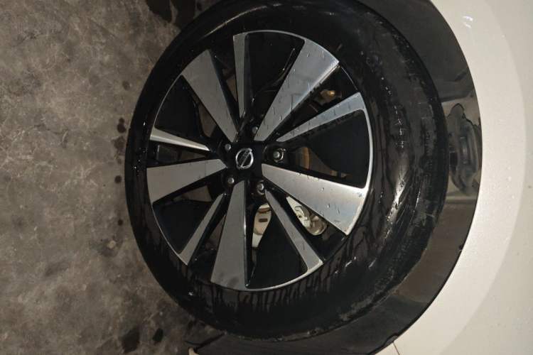 Used Nissan Teana 2020 2.0T XL Upper AD1 Smart Navigation Edition Right Front Wheel Hub