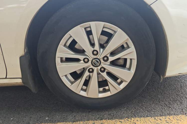 Used Nissan Teana 2020 Revised Version 2.0L XL Comfort Edition Right Front Wheel Hub