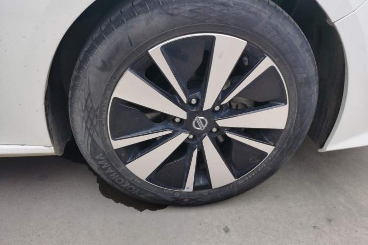 Used Nissan Teana 2020 Revised Version 2.0L XL Upper Smart Drive Edition Right Front Wheel Hub