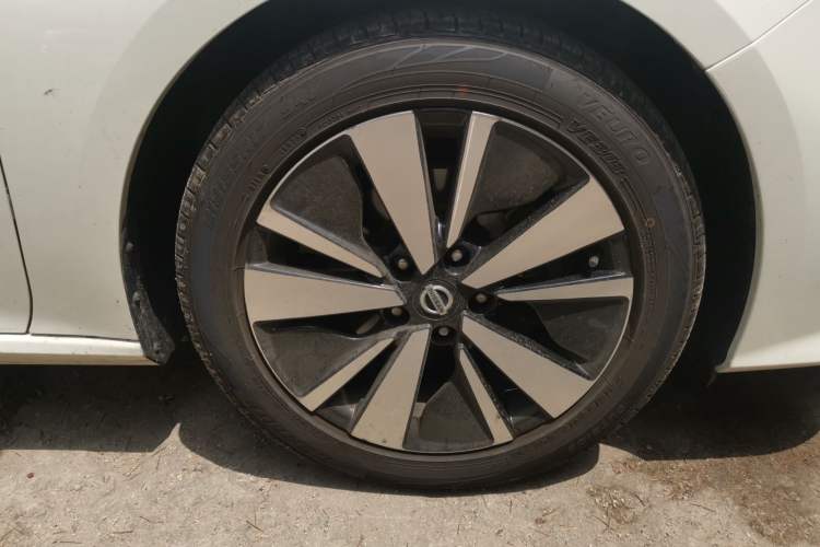 Used Nissan Teana 2020 Revised Version 2.0L XL Upper Smart Drive Edition Right Front Wheel Hub
