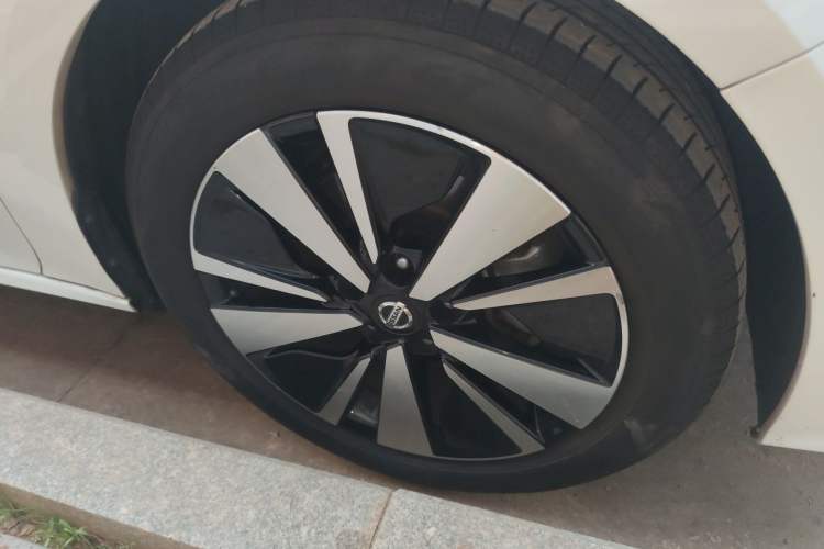 Used Nissan Teana 2020 2.0T XL Upper AD1 Smart Navigation Edition Right Front Wheel Hub