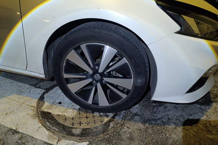 Used Nissan Teana 2020 Revised Version 2.0L XL Upper Smart Drive Edition Right Front Wheel Hub