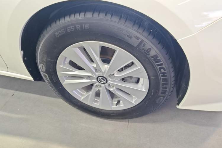 Used Nissan Teana 2020 2.0L XL Comfort Edition Right Front Wheel Hub