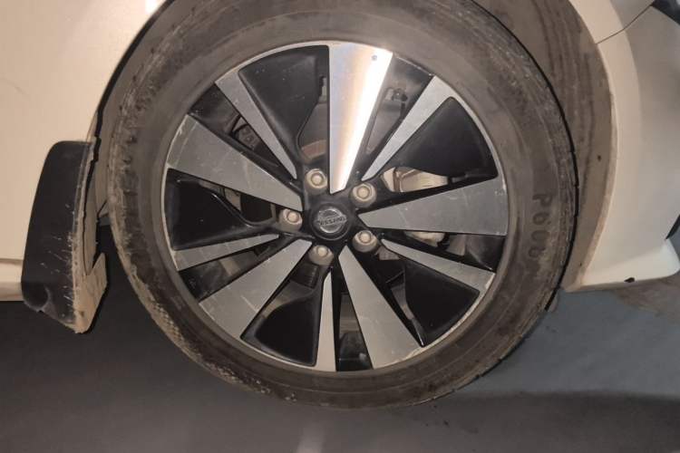 Used Nissan Teana 2020 Revised Version 2.0L XL Comfort Edition Right Front Wheel Hub