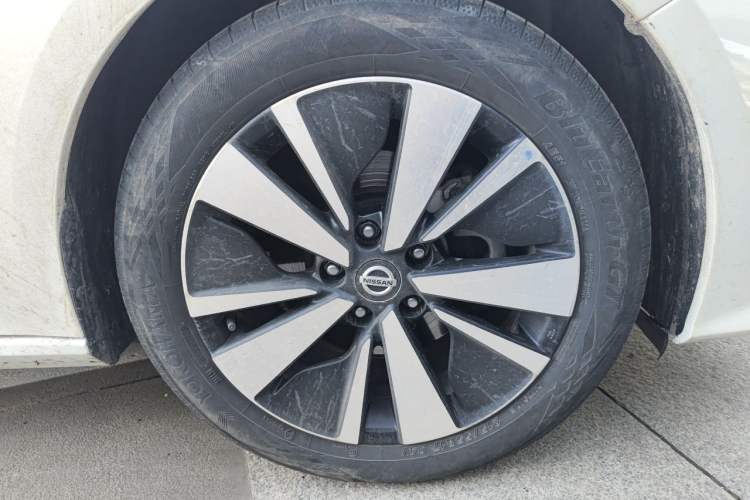 Used Nissan Teana 2020 Revised Version 2.0L XE Fashion Edition Right Front Wheel Hub